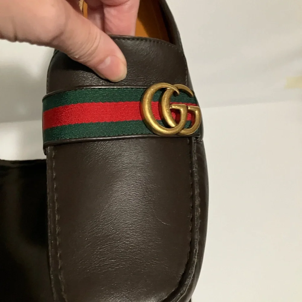 Gucci Men's Dark Brown Leather Loafers with Gold and Green-Red Accents - Picture 2 of 6